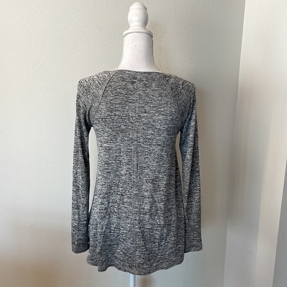 HOLLISTER Raglan Sleeve gray long sleeve swing tee sz S - Picture 2 of 3